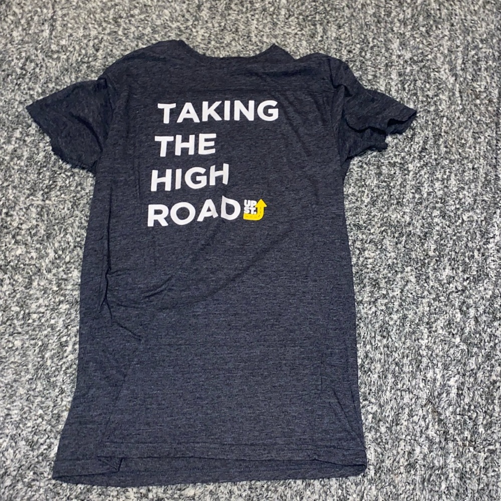 Women’s t shirt. Size M.